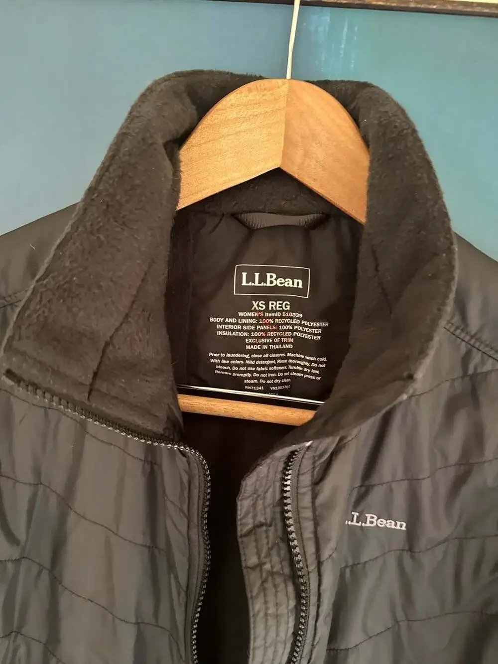 L.L.Bean Women's PrimaLoft Packaway Quilted Jacket, Black, Size XS Regular - Picture 3 of 8